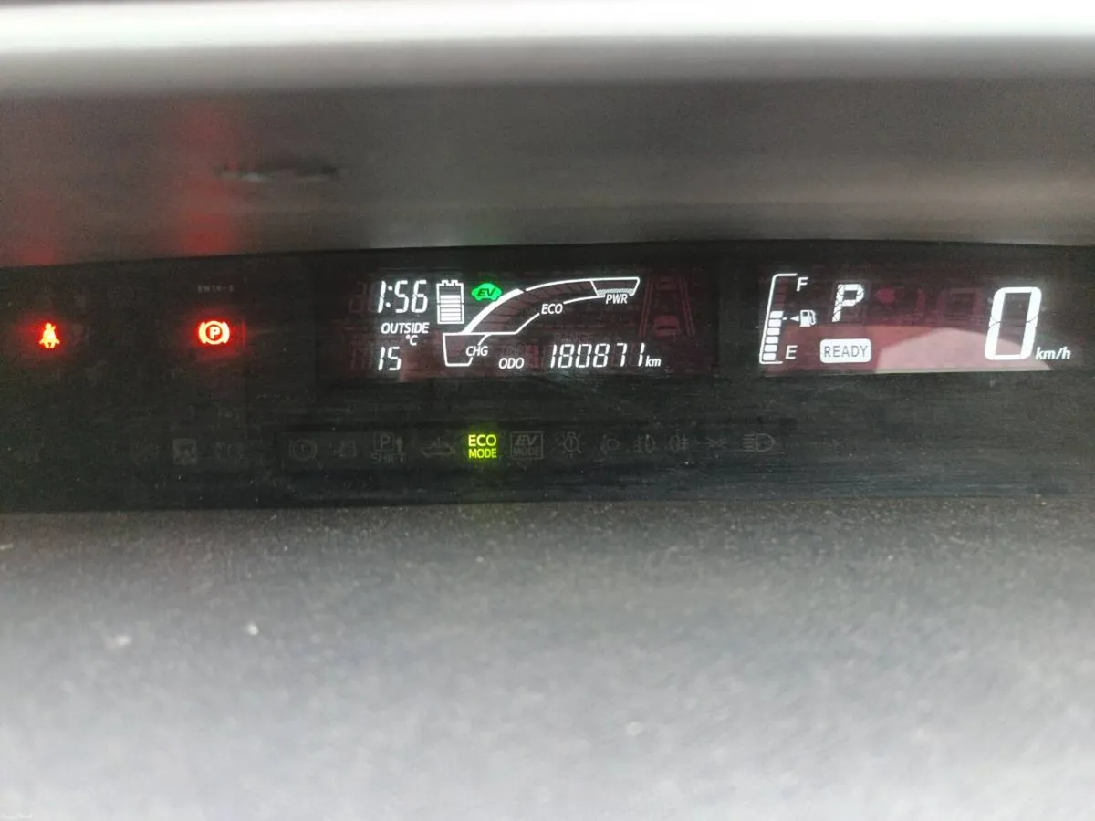 162 Toyota aqua hybrid - Image 2