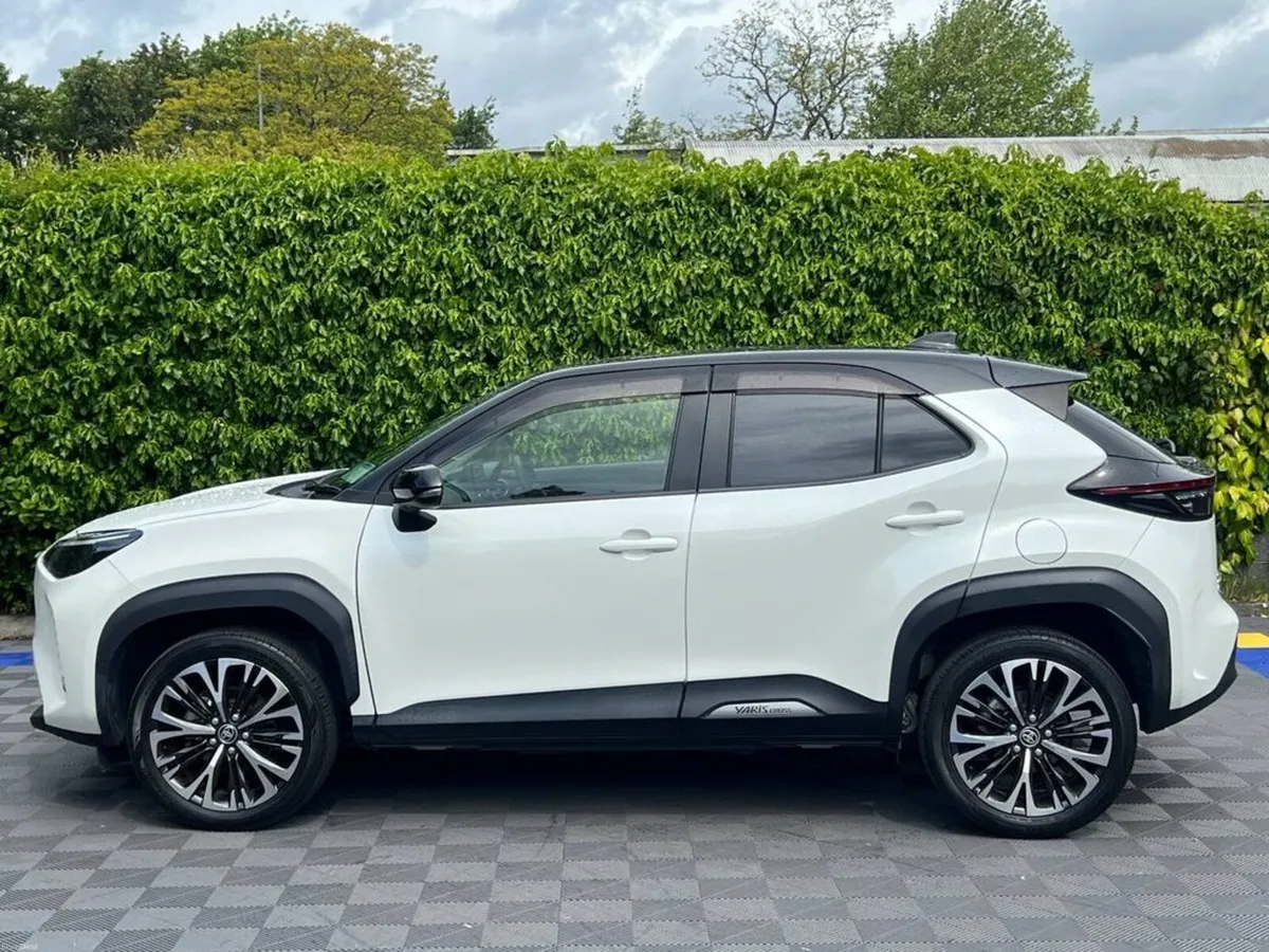 Toyota Yaris Cross 1.5 HYBRID AUTO // HEADS-UP DIS - Image 3