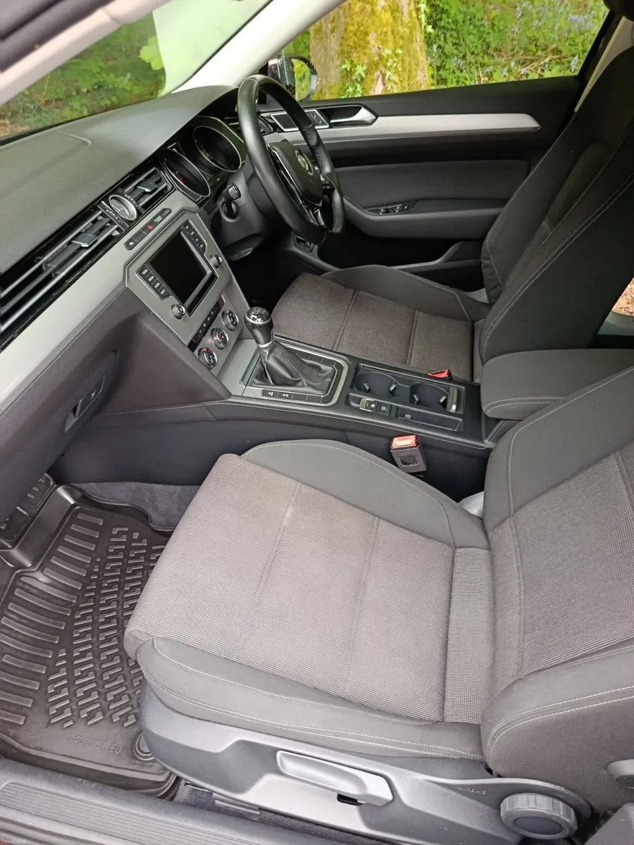 Volkswagen Passat 2015 - Image 3