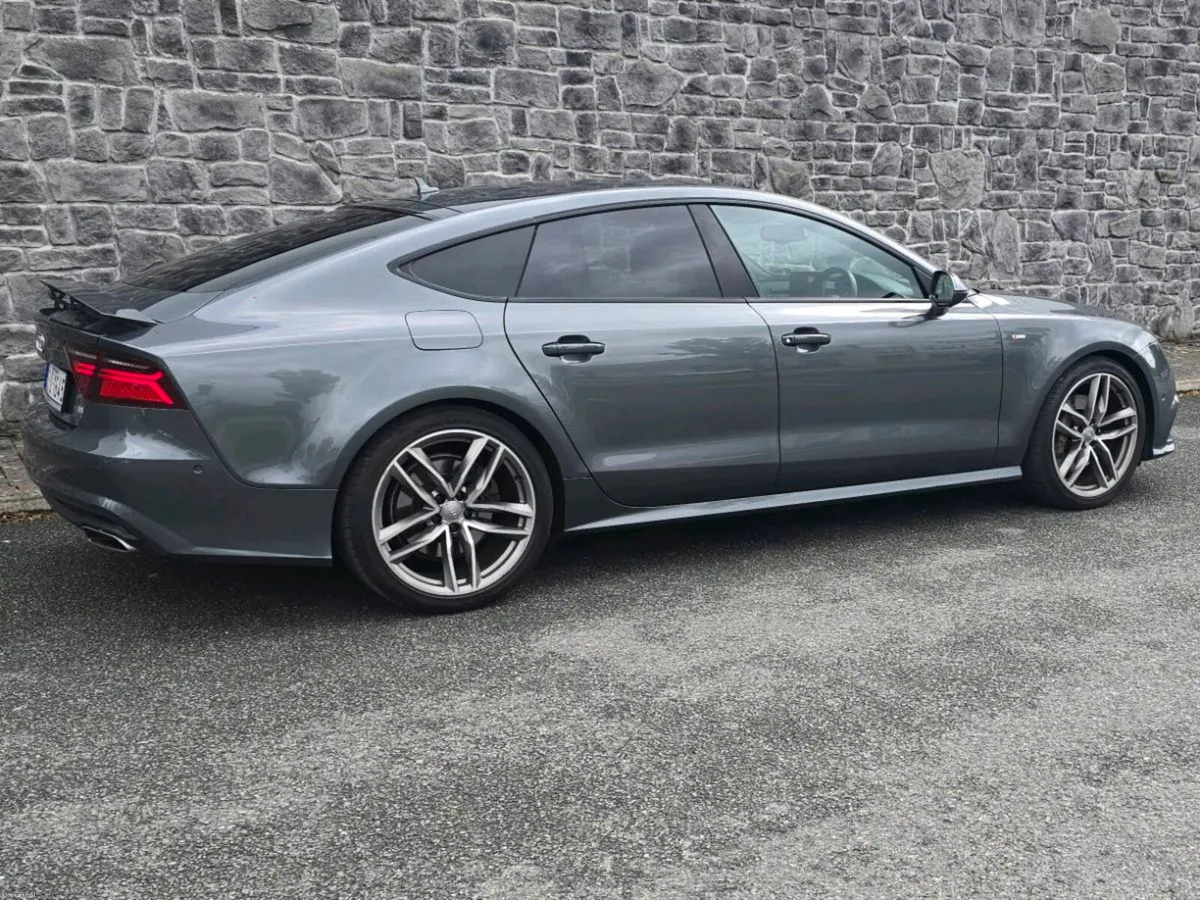 Audi A7 3.0 V6 Quattro 272bhp Black Edition - Image 2