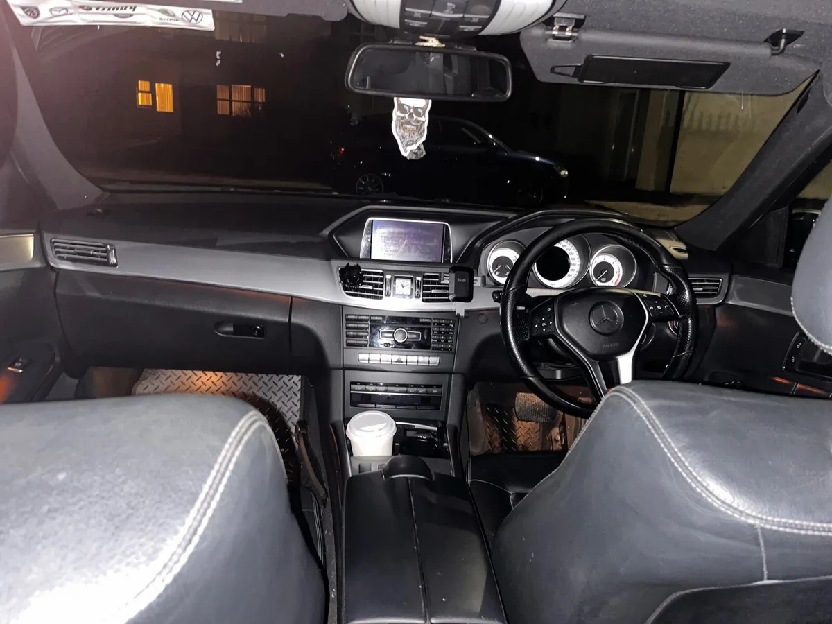 Mercedes-Benz E-Class 2014 - Image 4