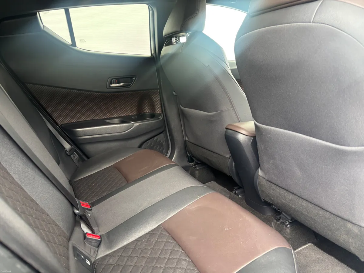 2017 TOYOTA CHR SOL 1.2i T FSH LOW KMS NCT TAX - Image 4