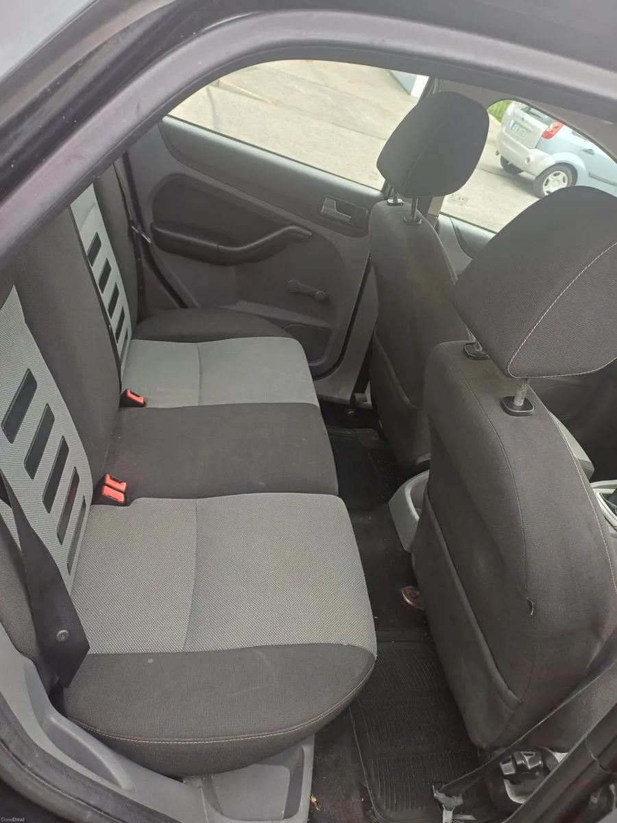 Ford Focus 2010 - Image 4