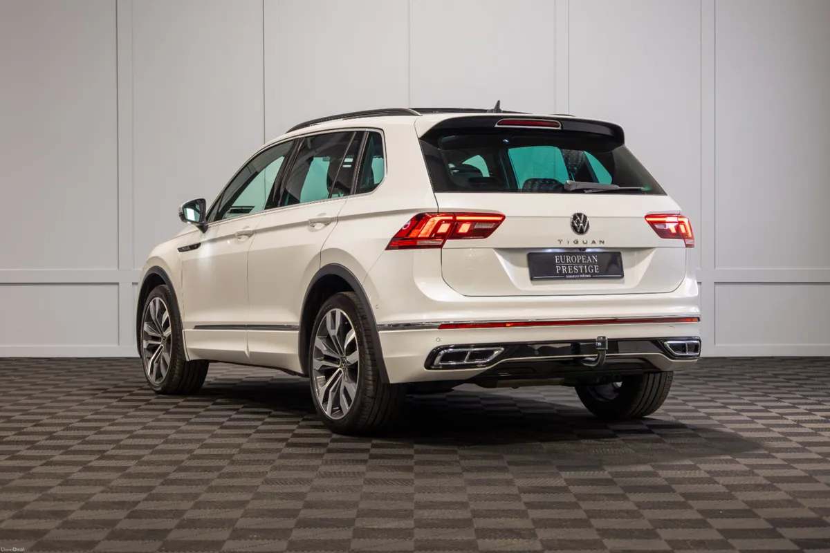 2024 Volkswagen Tiguan R-Line - Image 4