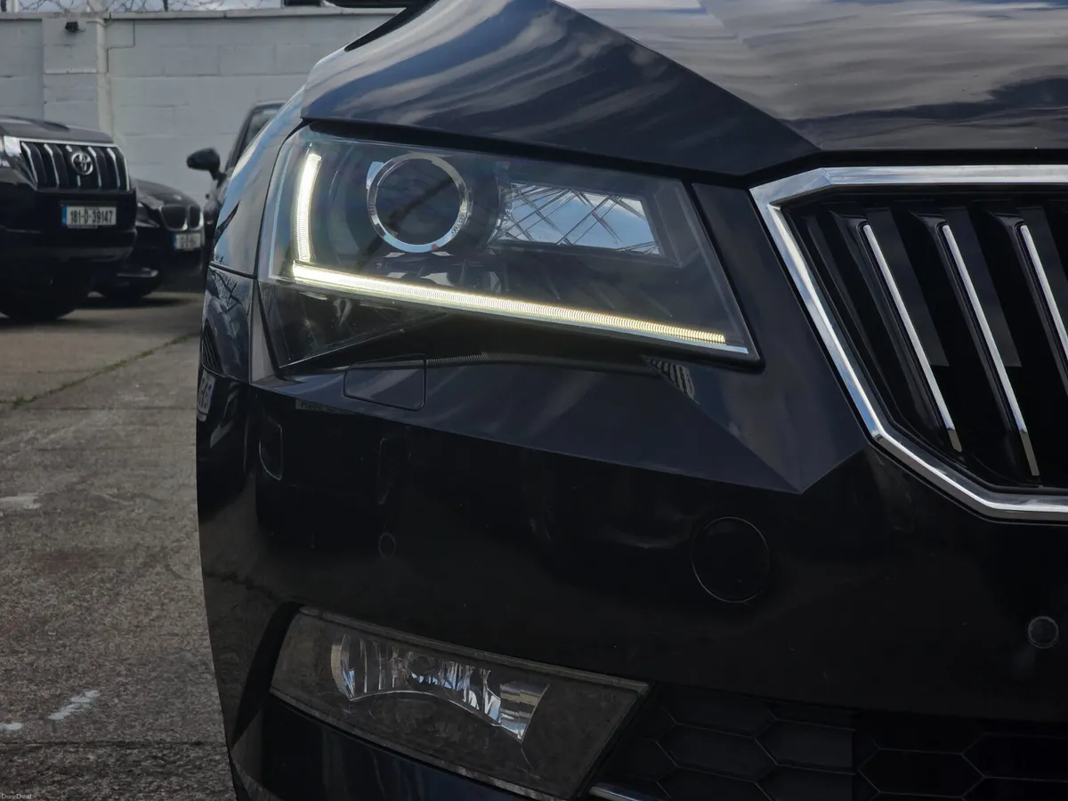 Skoda Superb L&K 2.0 TDI 150 BHP - Image 3