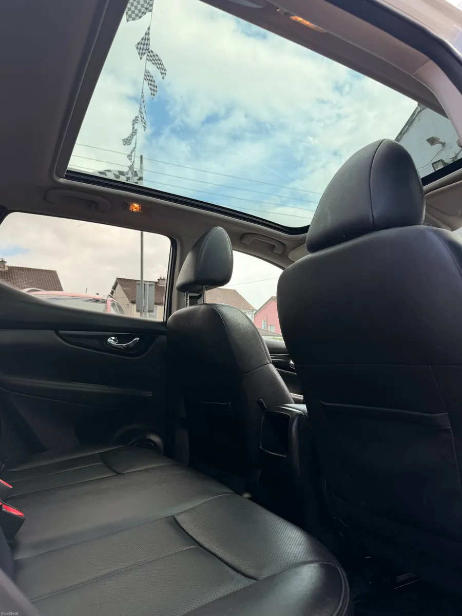 Nissan Qashqai Low milage Massive Spec - Image 4