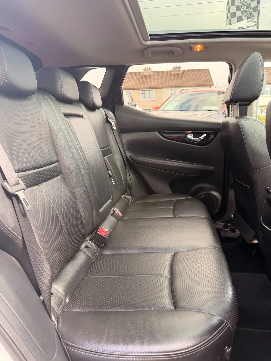 Nissan Qashqai Low milage Massive Spec - Image 3