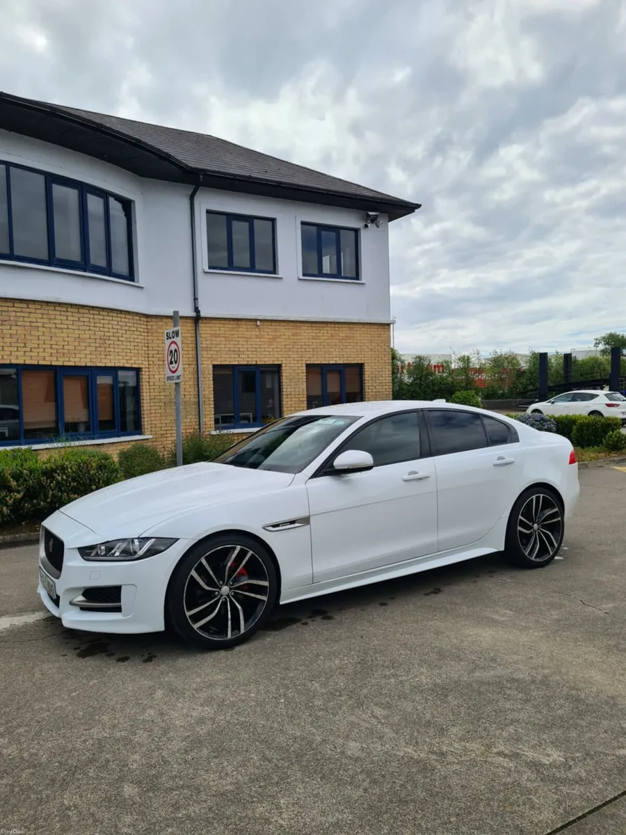 JAGUAR XE.R - Image 2