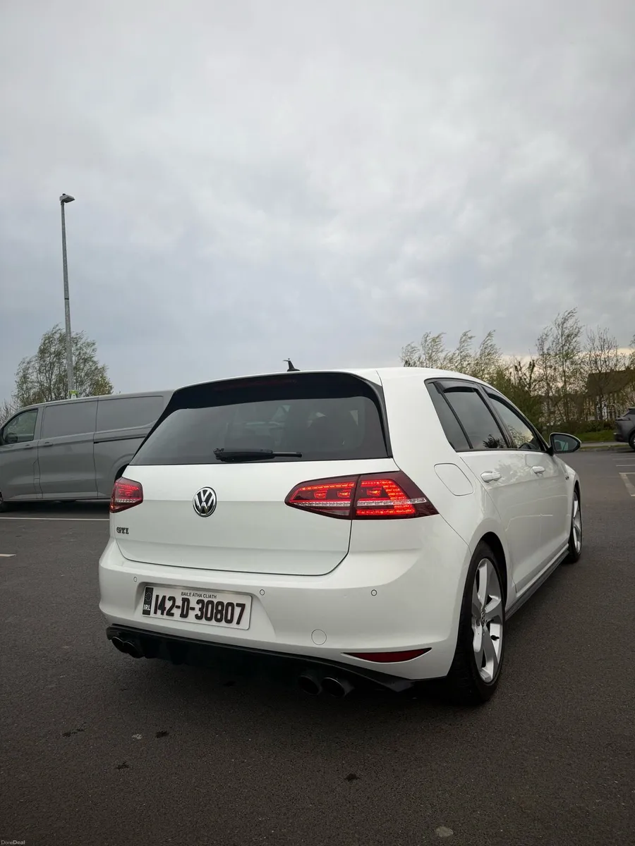 2014 Volkswagen Golf GTI 2.0 TSI DSG - Image 2