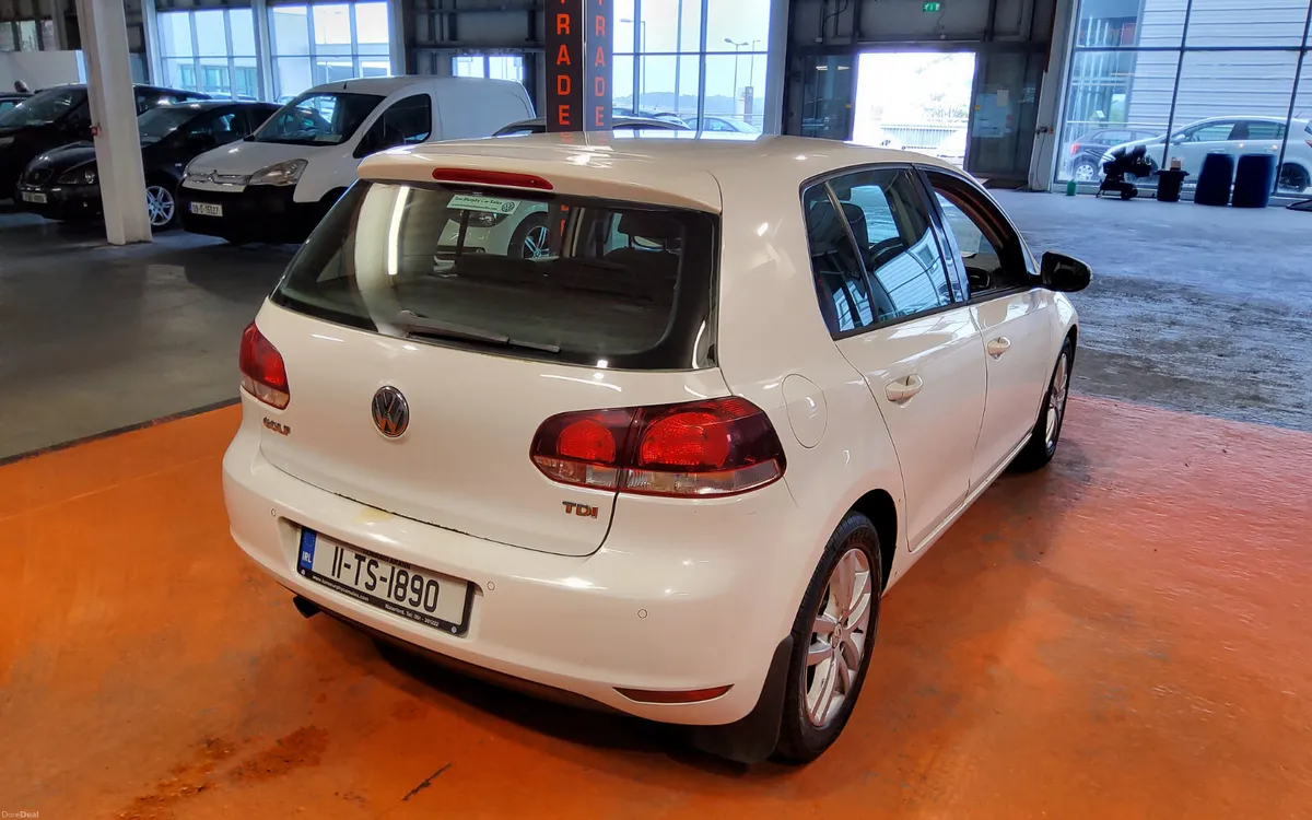 Volkswagen Golf 2011 - Image 4