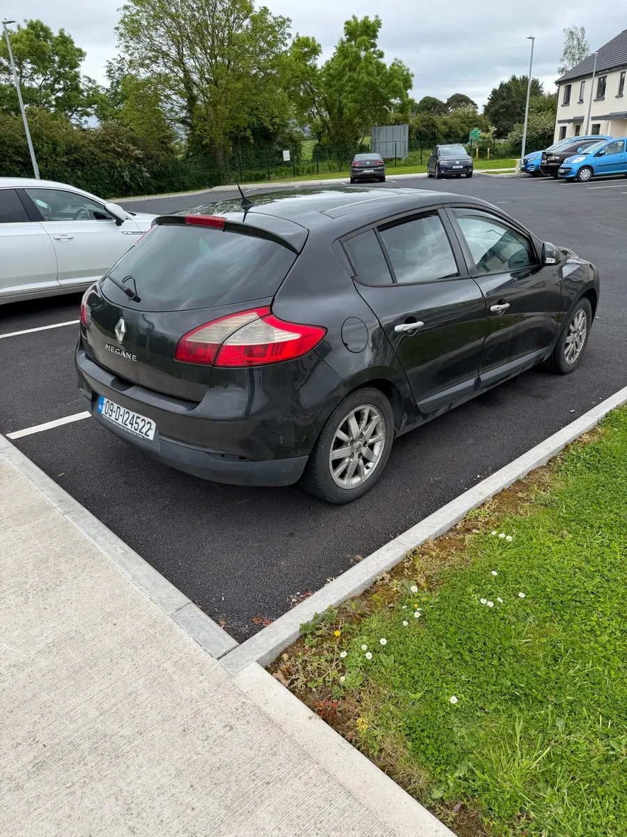 Car - Image 2