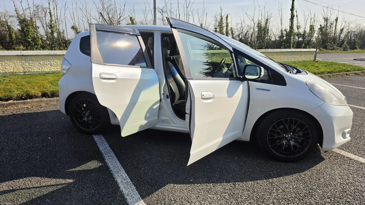 Honda Fit Hybrid 2013 - Image 5
