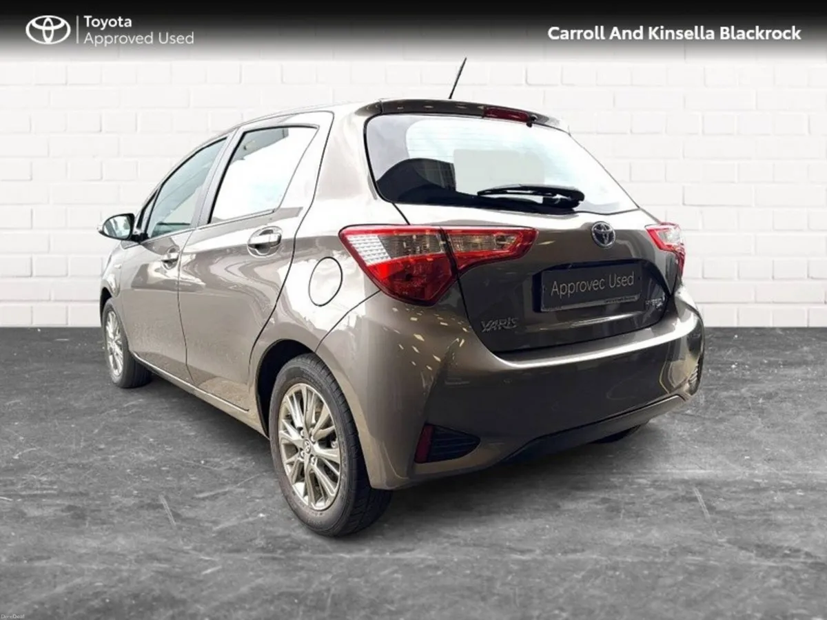 Toyota Yaris Hybrid Luna - Image 2