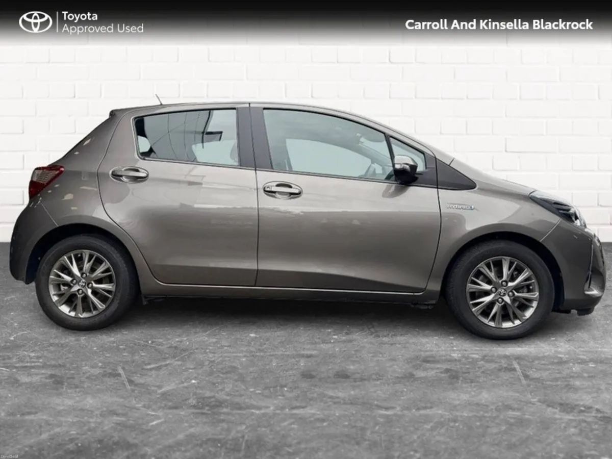Toyota Yaris Hybrid Luna - Image 3