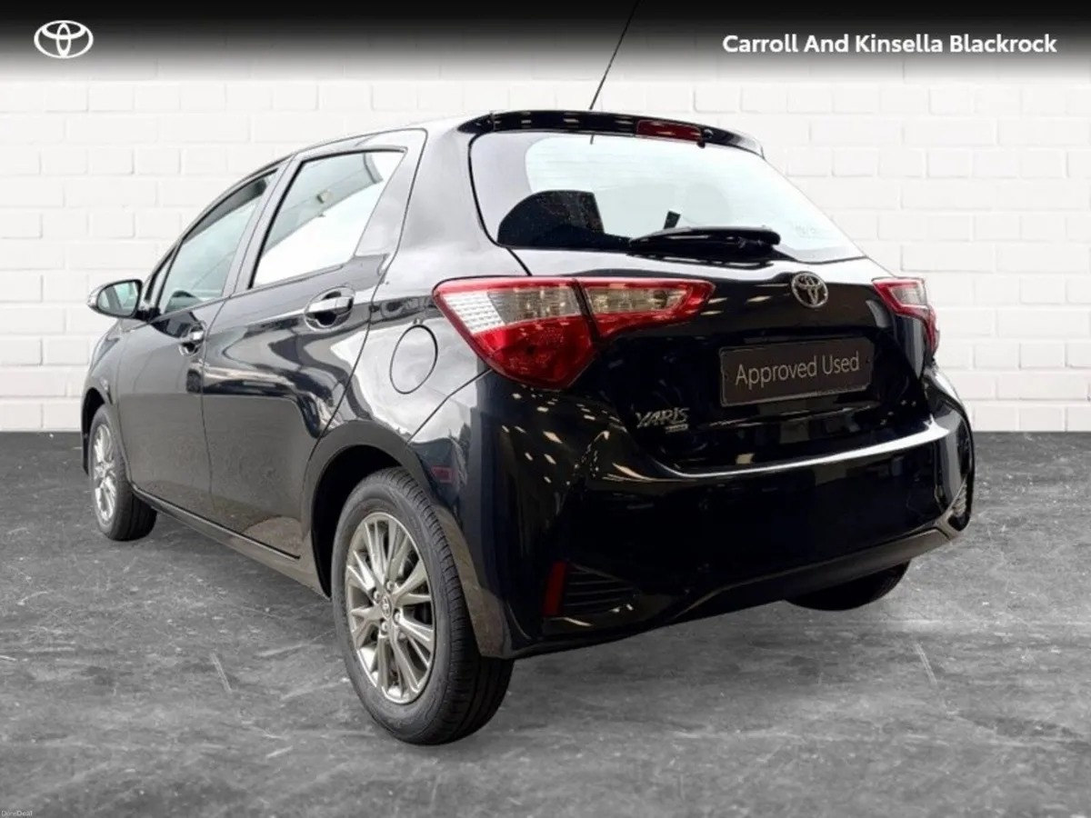 Toyota Yaris 1.0 Luna Manual - Image 2
