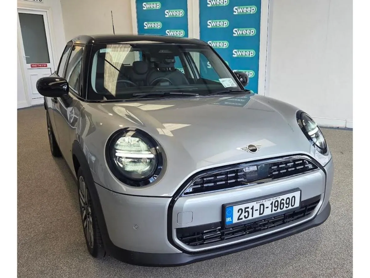 Mini Cooper 42GD C 5DR - Image 1