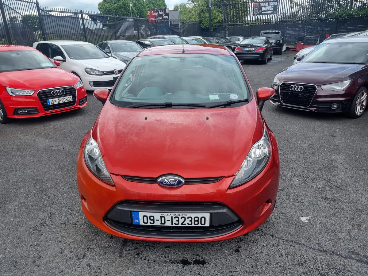 Ford Fiesta  Automatic 2009 - Image 2
