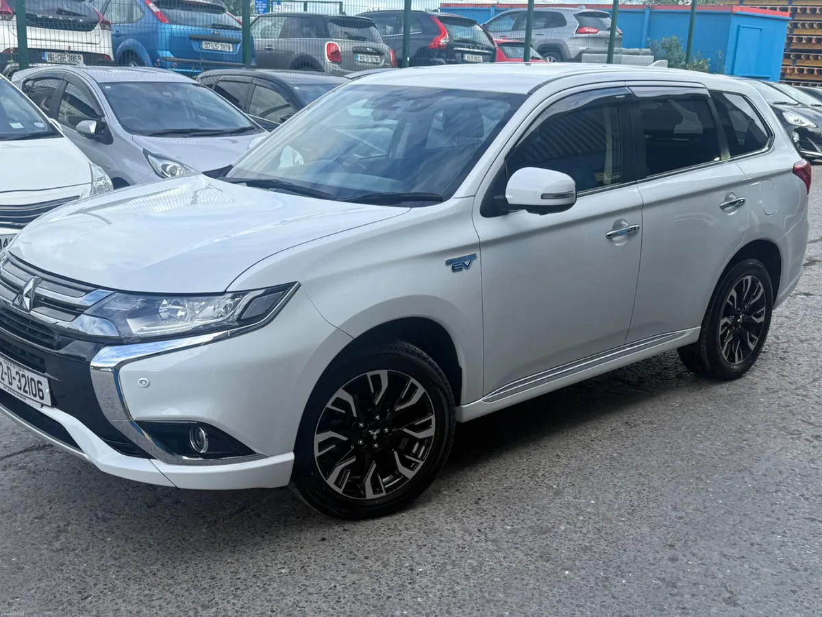 2018 Mitsubishi Oulander Phev G / Premium Package - Image 1