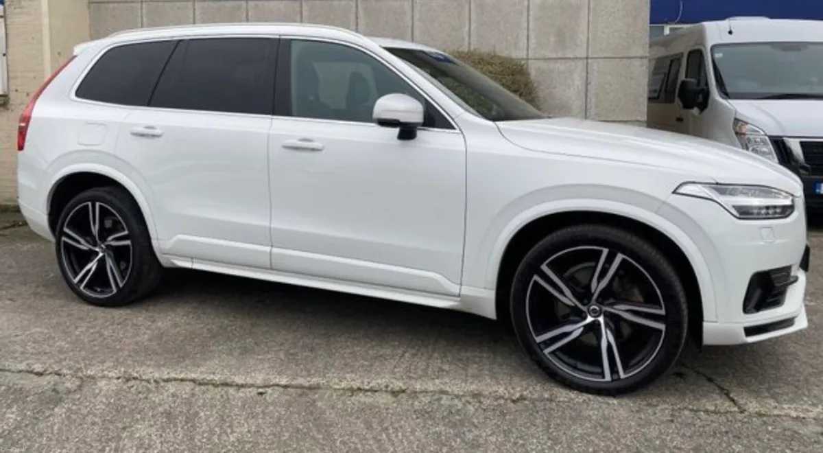 Volvo XC90 2.0L T8 Petrol Plug-in Hybrid R-Design - Image 1