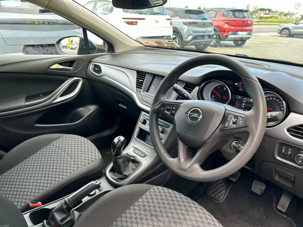 Opel Astra 1.5 TURBO D 105PS 5DR - Image 6