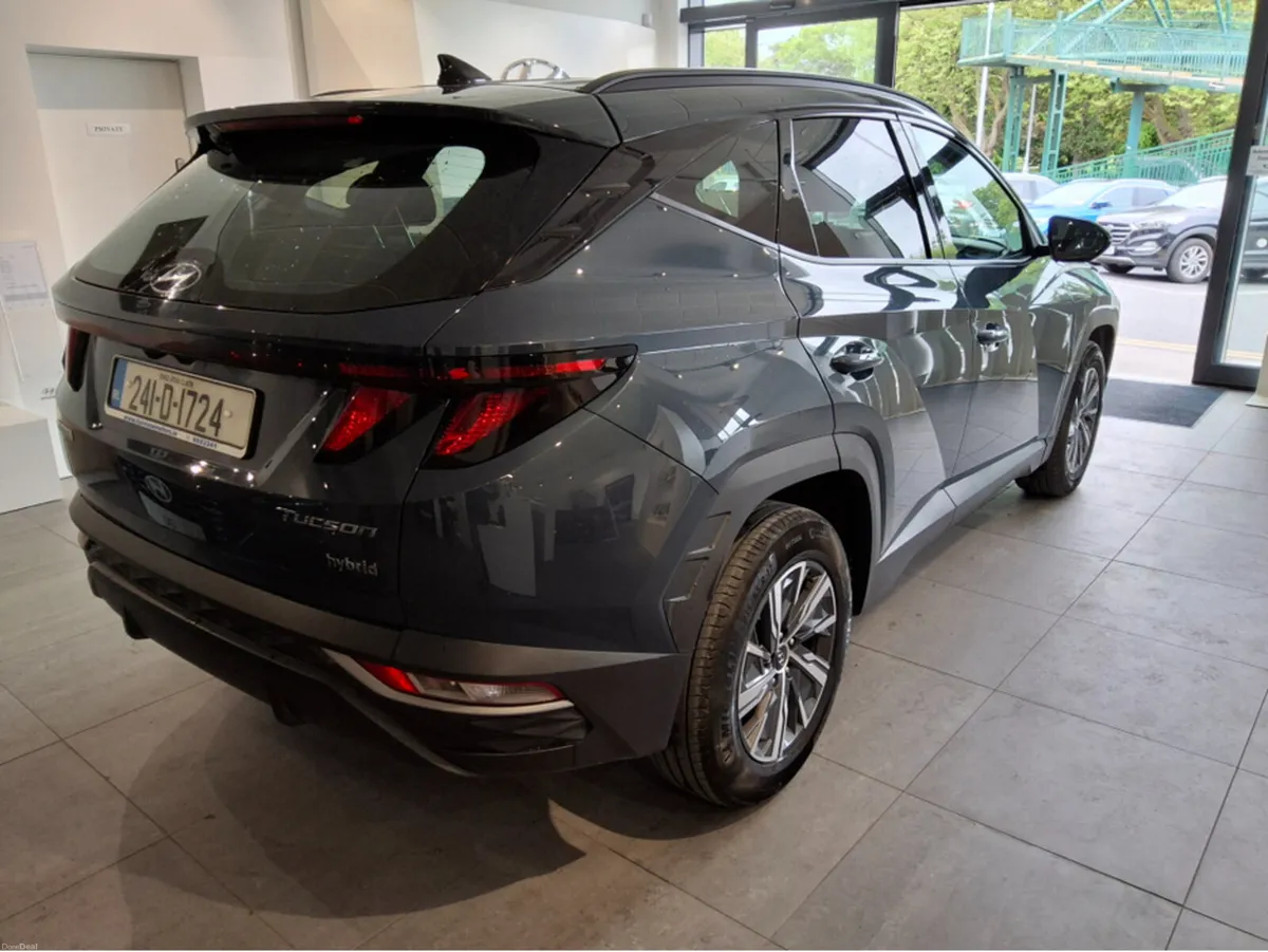 Hyundai Tucson EXECUTIVE HYBRID - Image 2