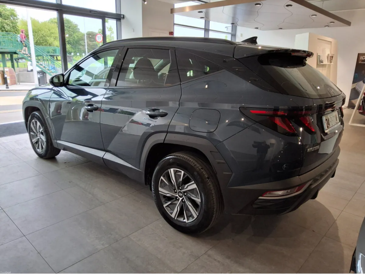 Hyundai Tucson EXECUTIVE HYBRID - Image 3