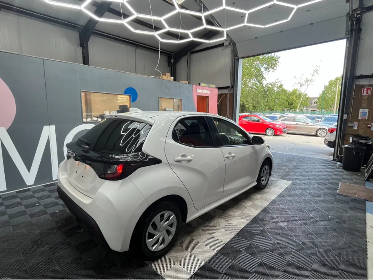 Toyota Yaris 2022 TOYOTA YARIS X 1.0 AUTOMATIC / R - Image 2