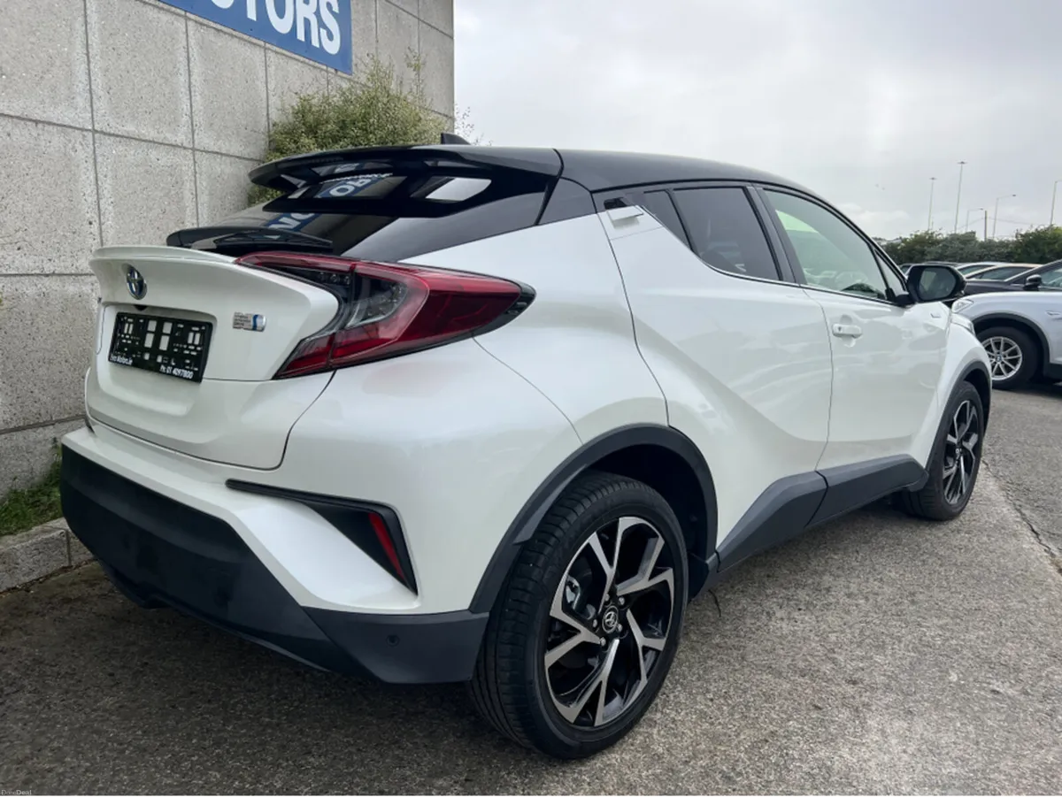 Toyota C-HR SOL AUTOMATIC HYBRID 1.8 PETROL //HIGH - Image 4