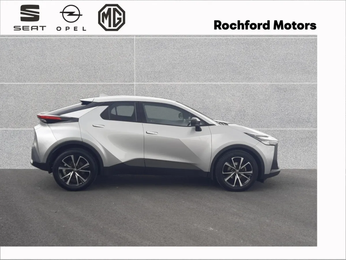 Toyota C-HR HEV SPORT - Image 3