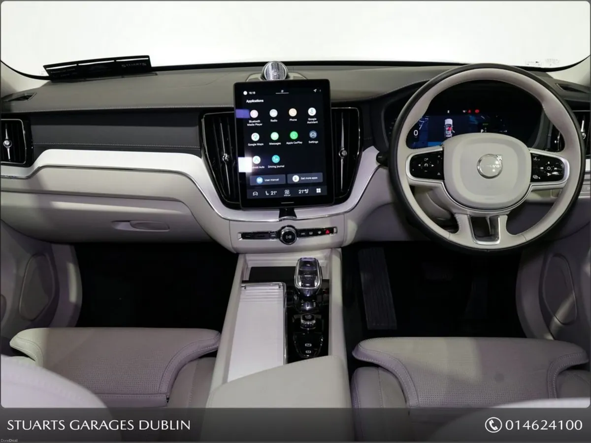 Volvo XC60 *NEW MODEL* XC60 T8 455HP AWD PHEV ULTR - Image 4