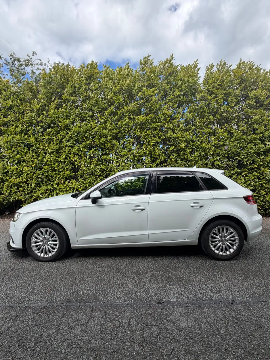 2014 AUDI A3 - Image 4