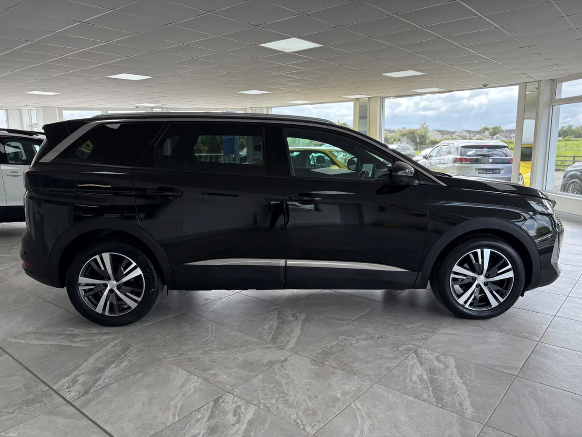 2023 Peugeot 5008 Allure Automatic 1.5L Diese - Image 5