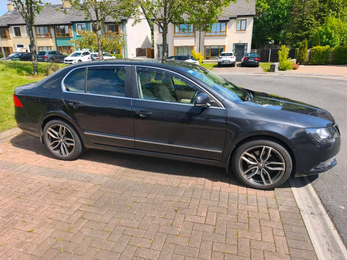 Skoda Superb Elegance 2.0 170BHP DSG - Image 4