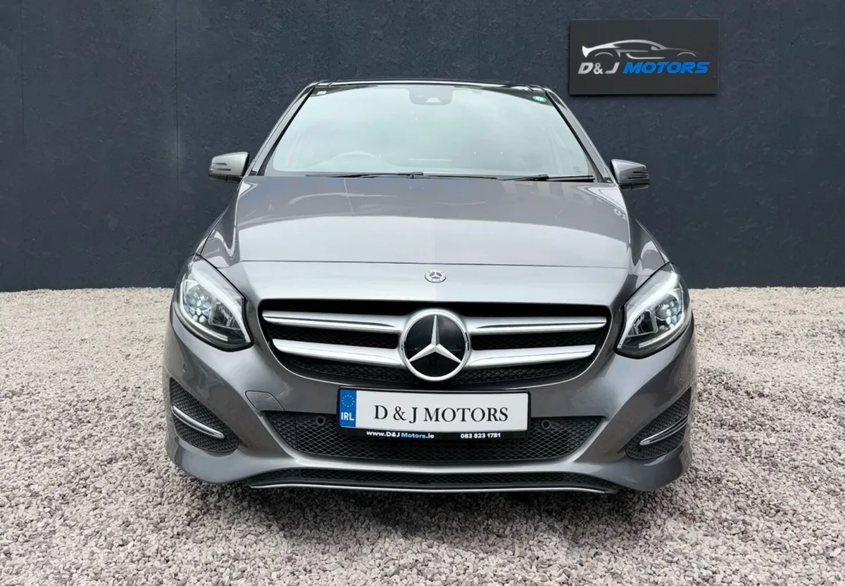 Mercedes B180 1.6 Automatic Pan Roof - Image 4