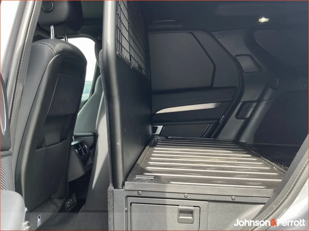 Land Rover Discovery DISCOVERY 3.0 SD6 DYNAMIC H 5 - Image 5