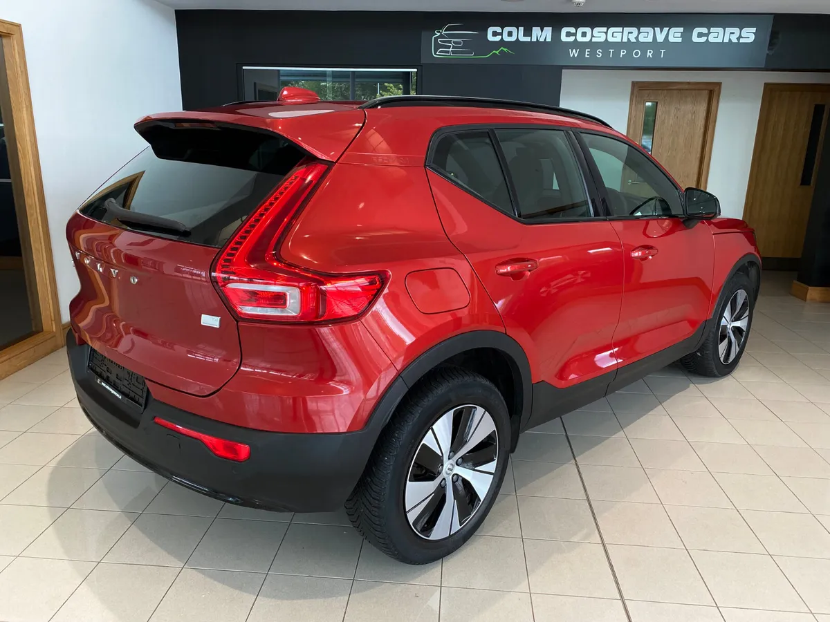 Volvo XC40 2023 T4 PHEV 211hp AT7 Plus bright - Image 4