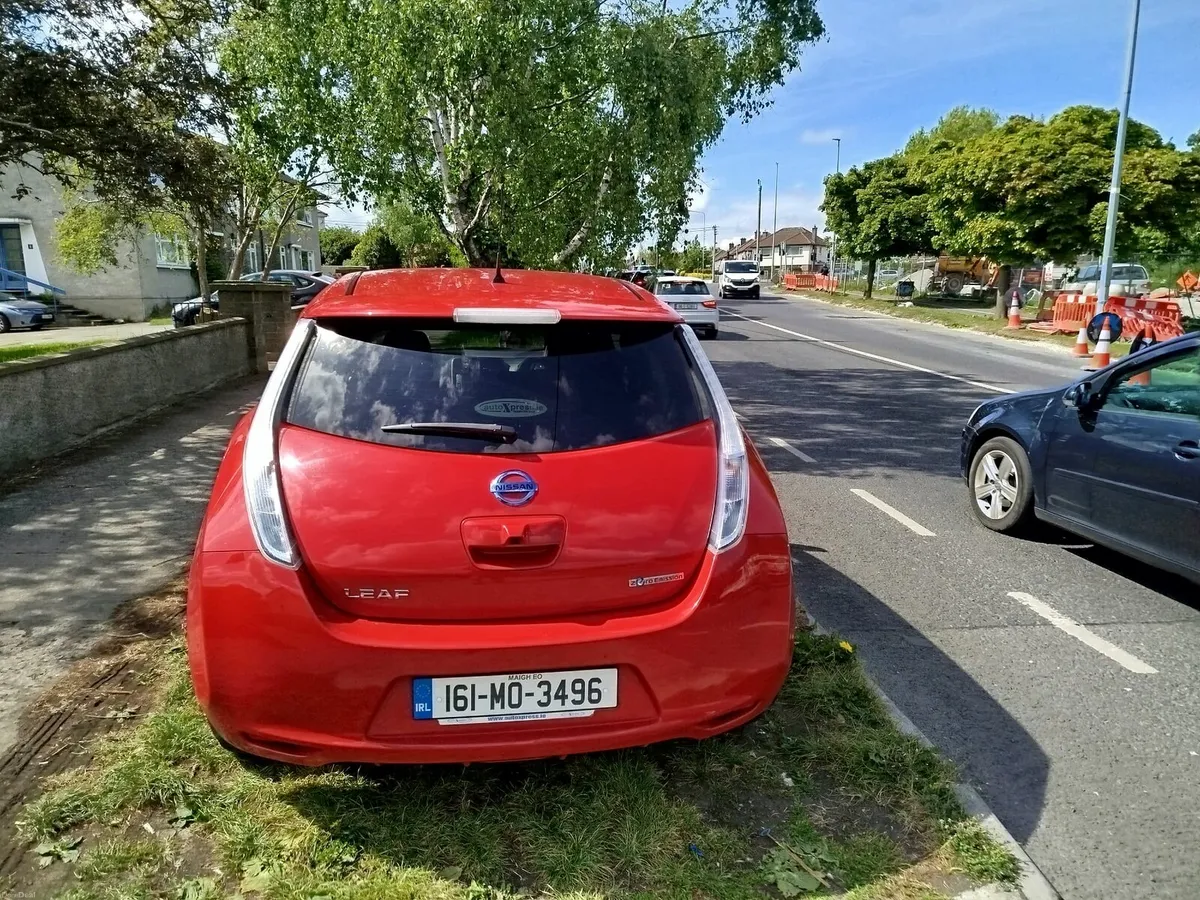 (Electric) 161 Nissan LEAF (Automatic) - Image 3