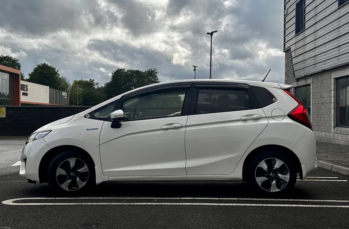 ❁ 2016 Honda Fit Hybrid ❁ Auto ❁ Only 43k Mile ❁ - Image 4