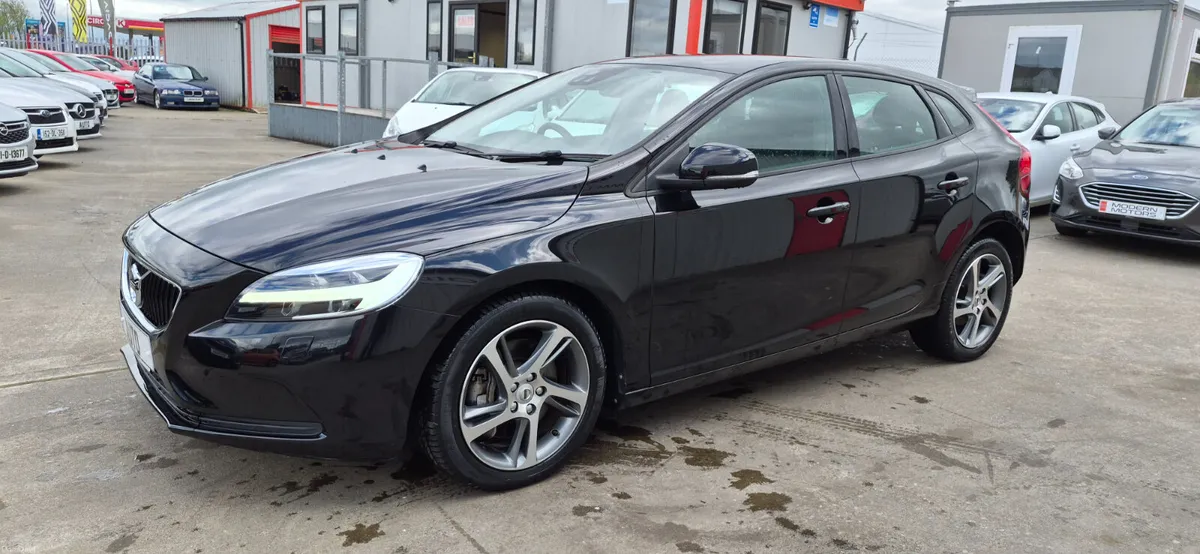 Volvo V40 d4 auto r-design diesel low kms - Image 5