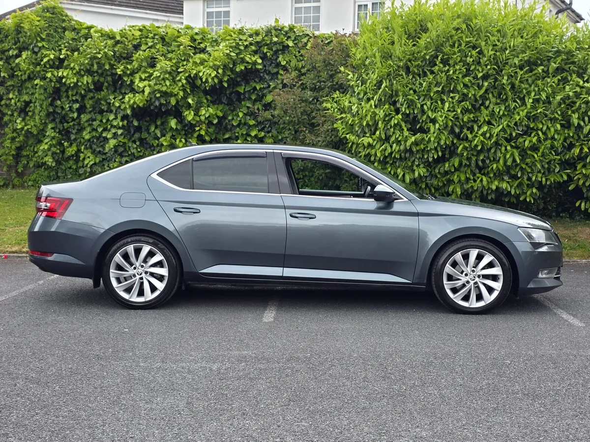 Title: 2017 Skoda Superb Executive DSG - Image 2