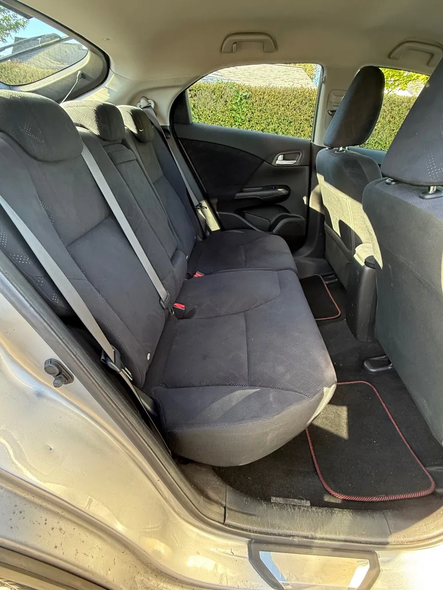 Honda Civic 2013 - Image 4
