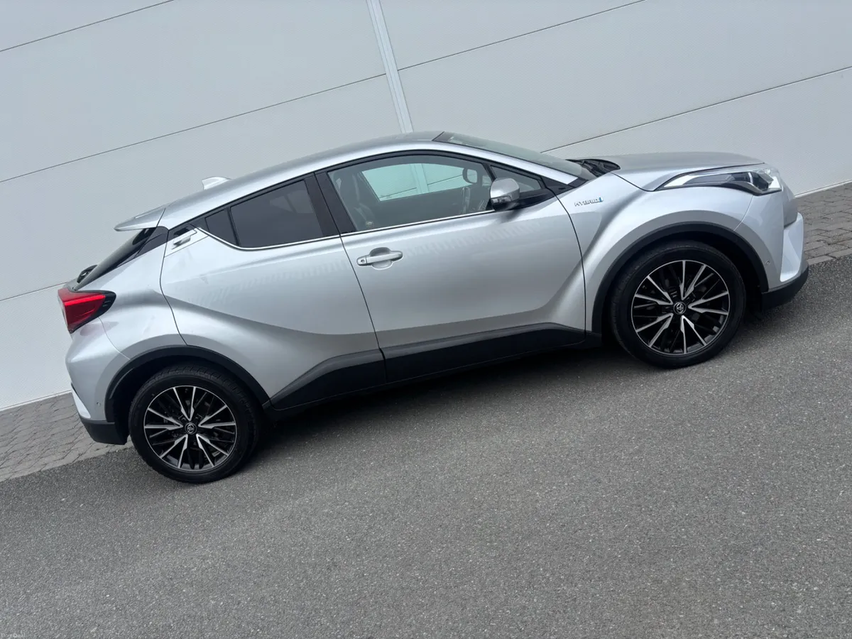 20/8 TOYOTA CHR SOL HYBRID A/T MINT ! - Image 4