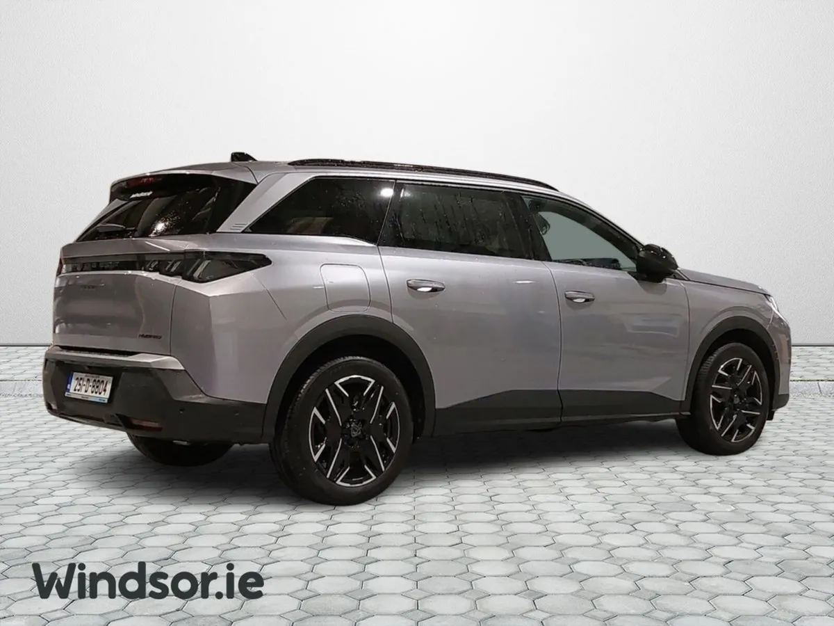 Peugeot 5008 1.2 MHEV 145bhp E-DCS6 Allure - Image 2