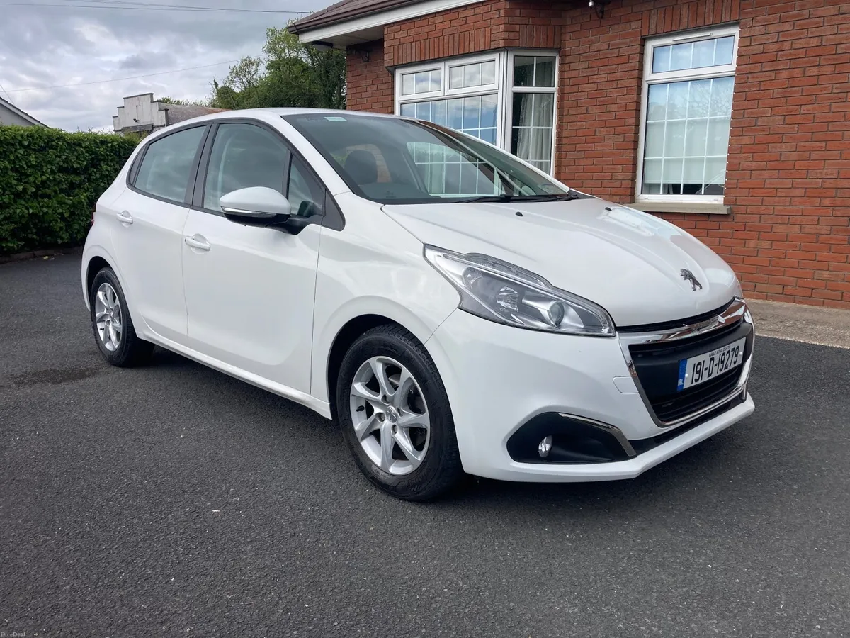 Peugeot 208 2019 only 33 kilometres - Image 1