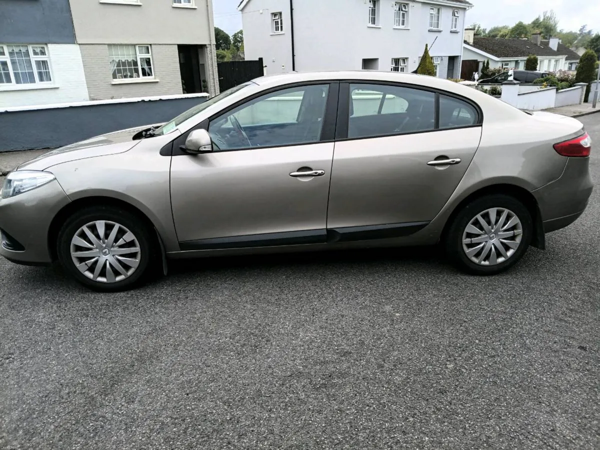 Renault fluency nct 4/28 price is 5750 - Image 4