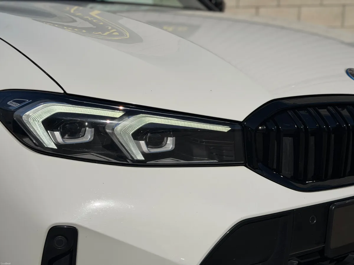 2022 BMW 330E MSPORT - SUNROOF - Image 3