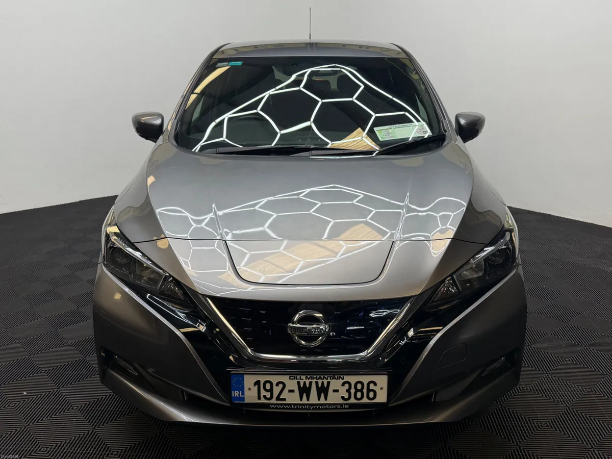 192 Nissan Leaf  SV Premium LOW KM - Image 3