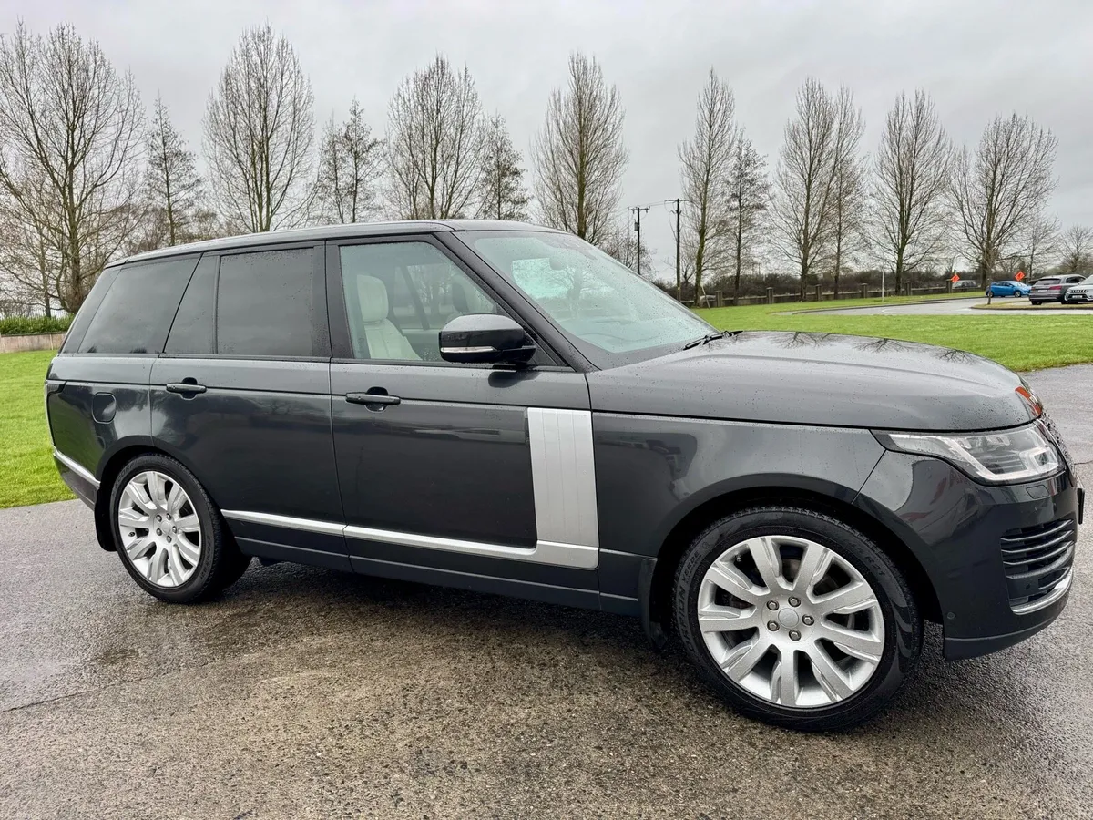 **Range Rover VOGUE/ PANO ROOF/ HEAD UP DISPLAY** - Image 3