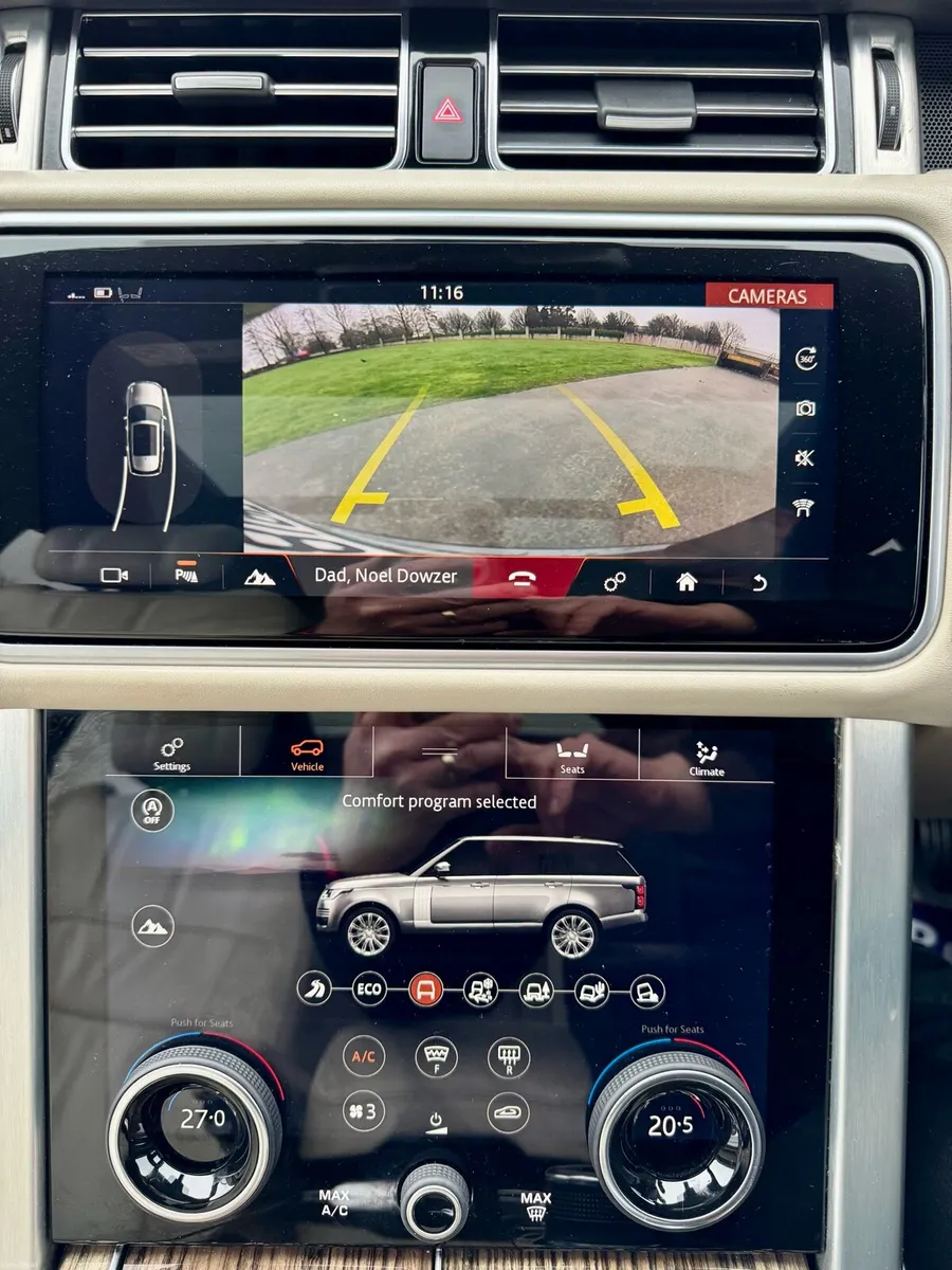 **Range Rover VOGUE/ PANO ROOF/ HEAD UP DISPLAY** - Image 4