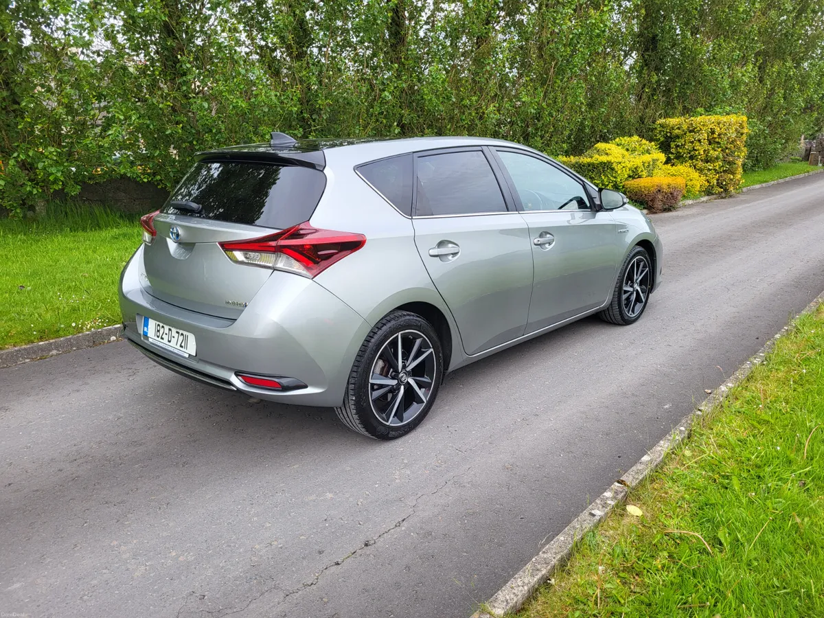 Toyota Auris  HYBRID AUTOMATIC - Image 3